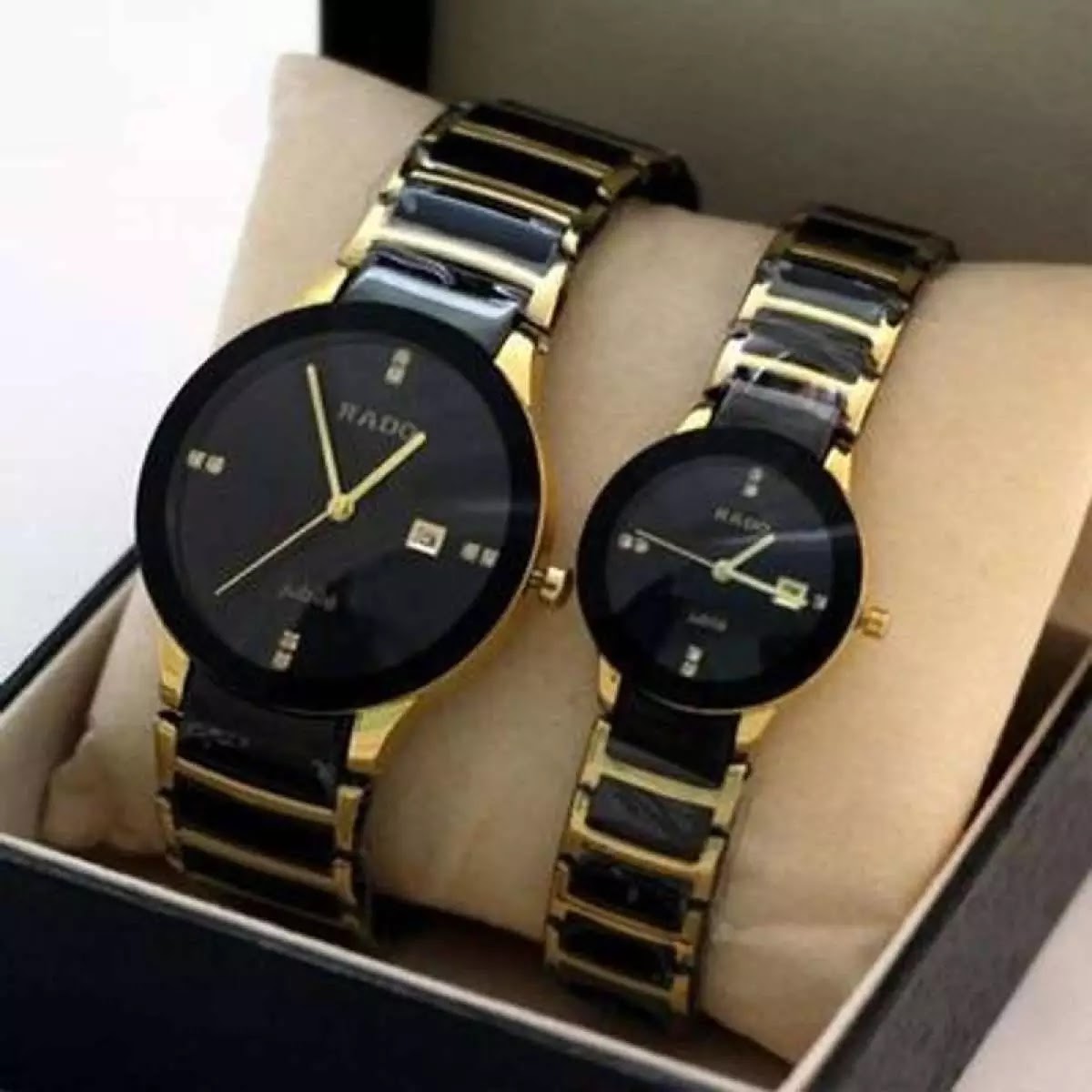 Round Couple Watch